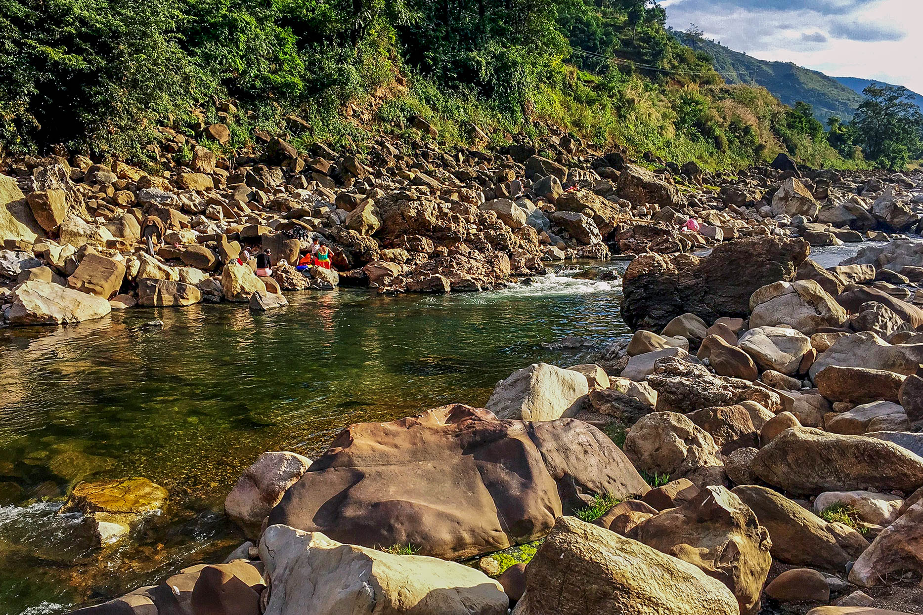 昆明天空之城附近泡温泉,昆明野温泉一日游