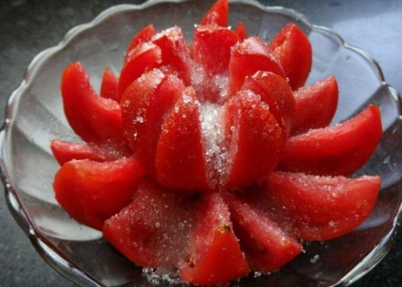 网友笑了：旅游必吃美食“中国足球”，端上来却是一道“国猪”