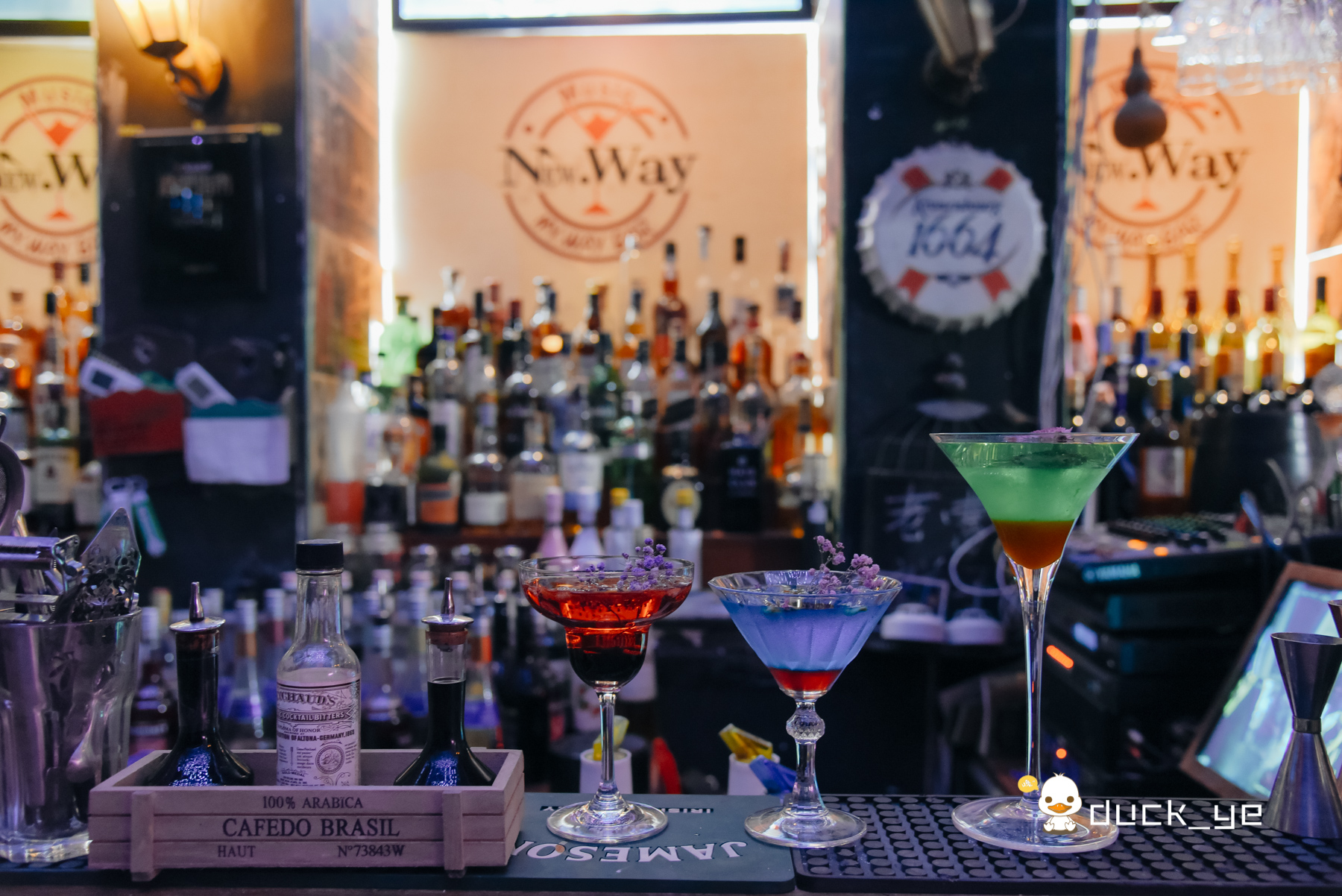 厦门调酒bar酒吧,厦门双子塔天空酒廊调酒师