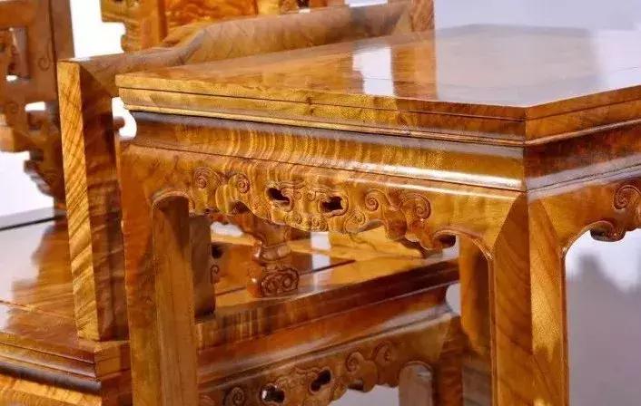 2000万，却是根破烂木头？