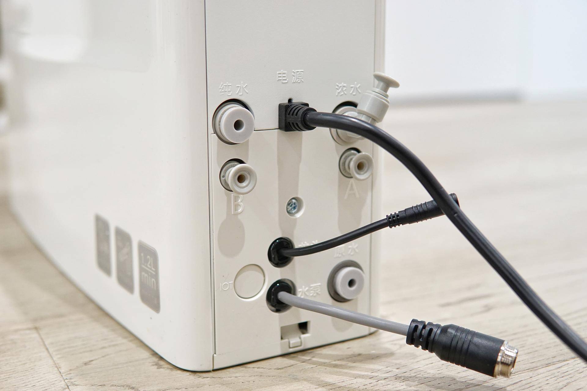 房价那么贵一点也不能浪费,台面净热一体净水机测评