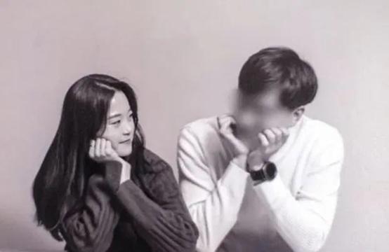 韩国姑娘洗澡被*拍偷**因担心视频流传网络而饱受折磨最终自杀离世