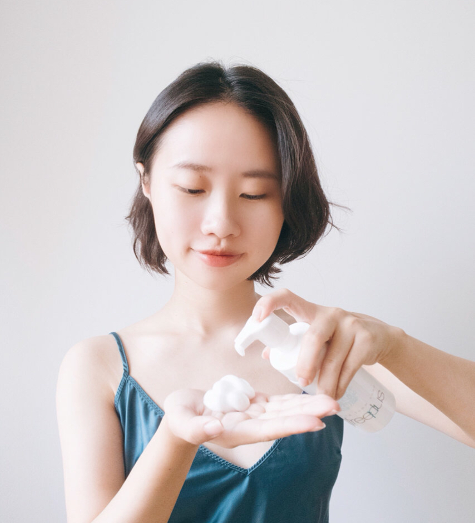 油皮水乳推荐夏季美白淡斑,百雀羚水嫩倍现精华水可以控油吗