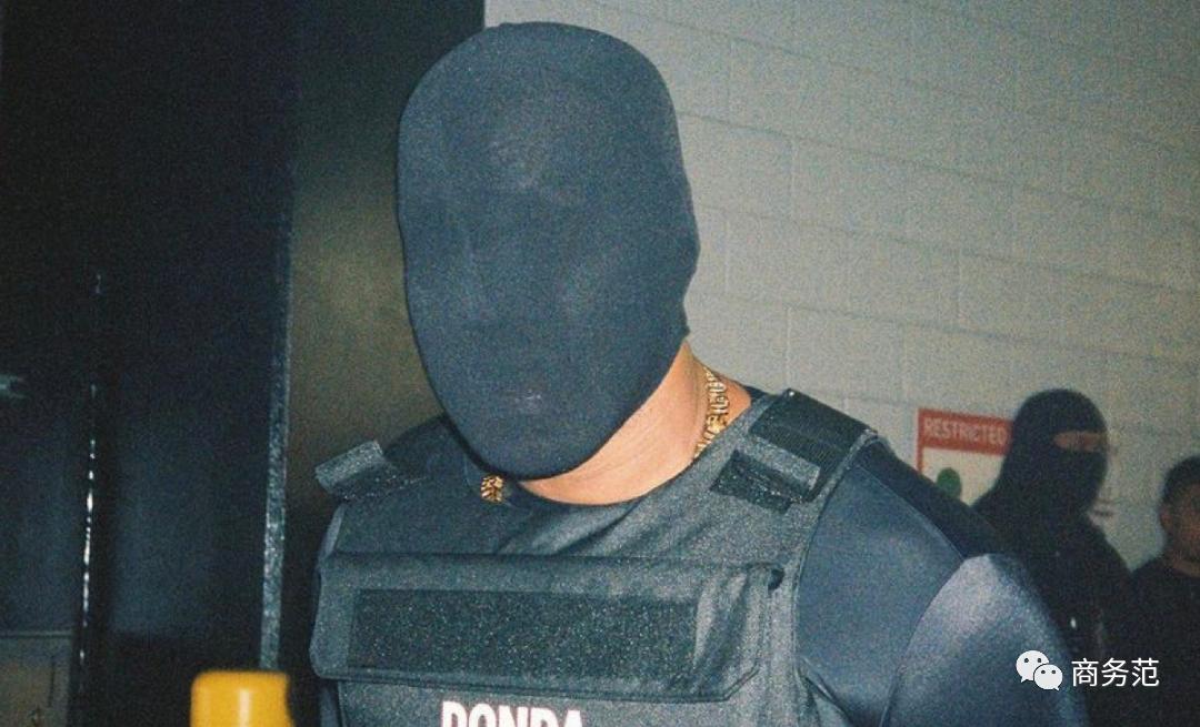 侃爷卡戴珊离婚后合体,卡戴珊什么时候跟侃爷闹分手的