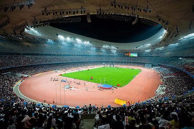 一座足球球场的构造,什么样的球场是最好的