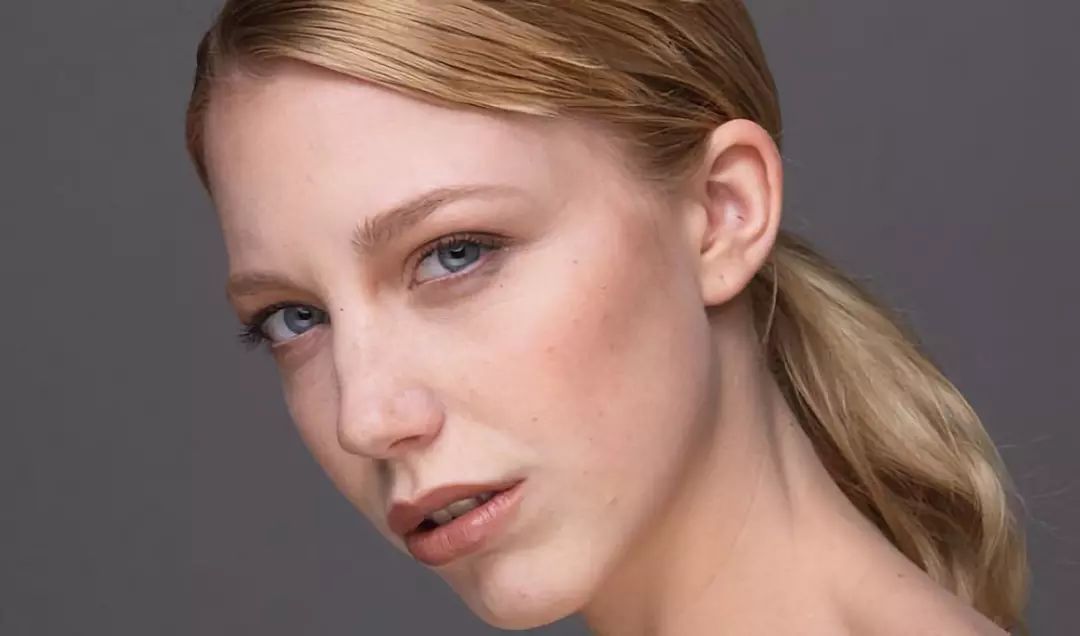 鼻子上长颗粒怎么回事,十岁女孩鼻子上有小颗粒怎么回事