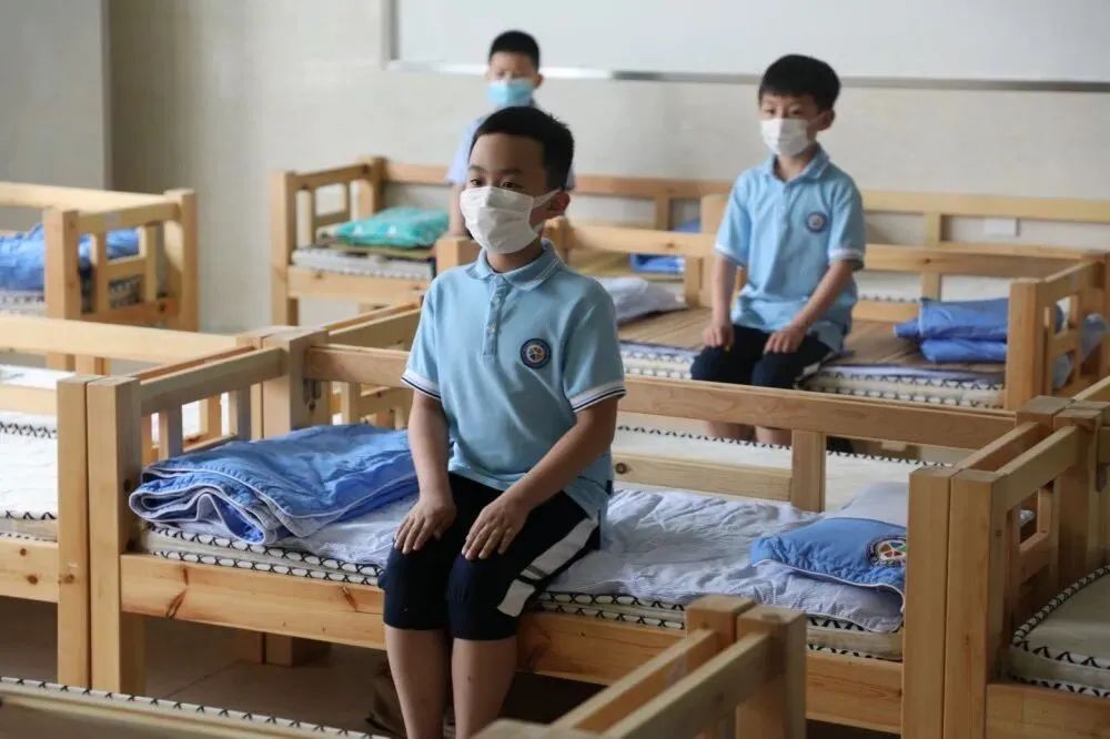 重庆环境最好的学校,重庆哪所学校宿舍和伙食最好