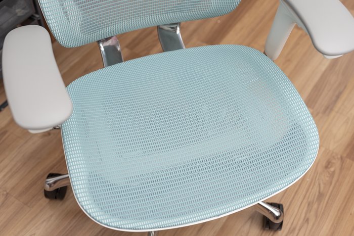 这把“无间道”椅凭什么敢卖到过万冈村Contessa2代