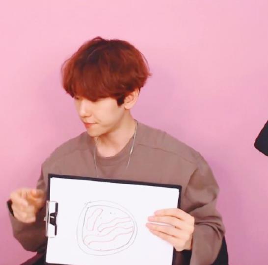 中国美食在韩国受欢迎,李敏镐吃小吃