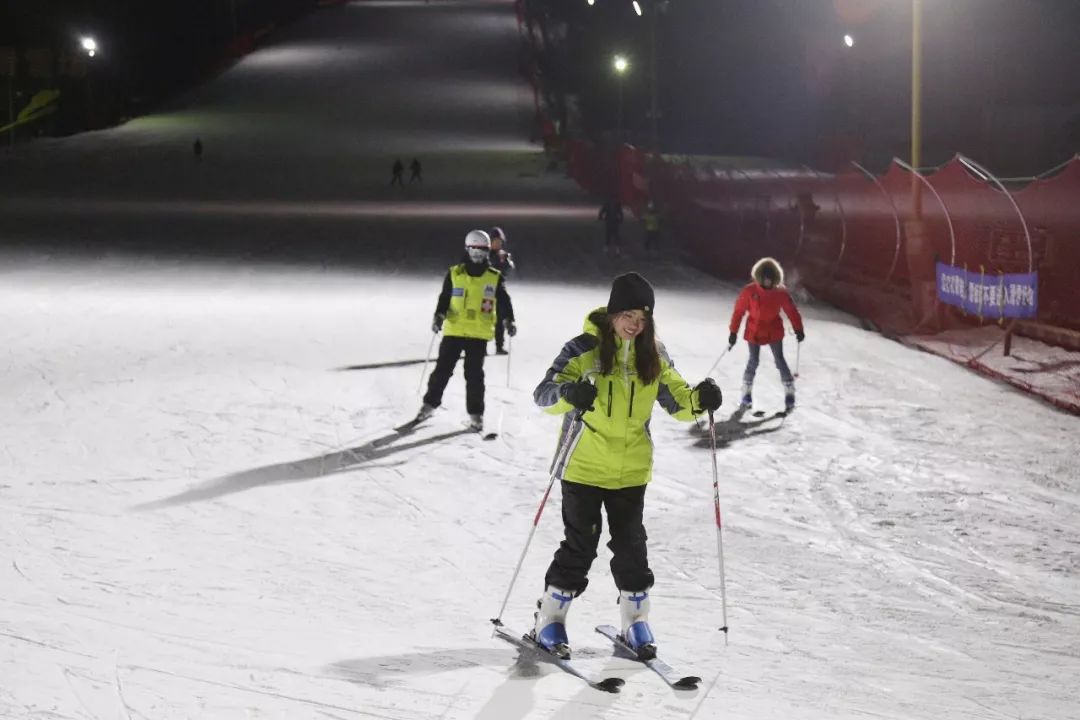 机票不到800元，第2次东北沈阳之旅，1个鸡架配老雪！