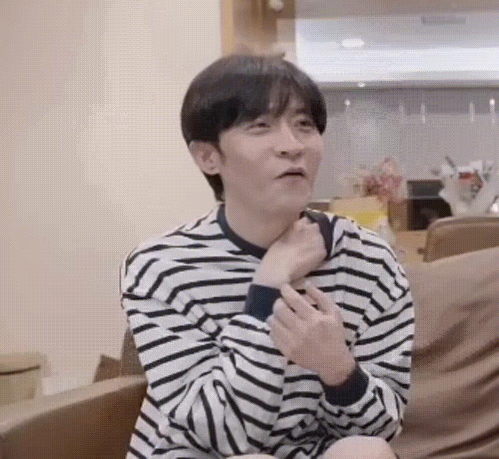 泳池里有“小蝌蚪”，女生游泳会怀孕吗？