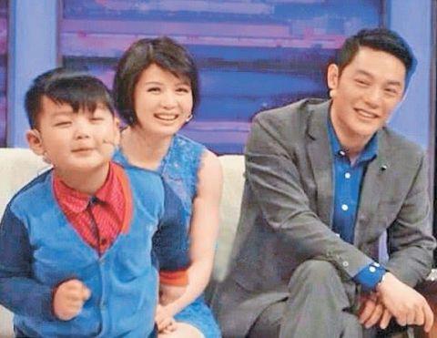 周丽淇产子后微博,周丽淇产子后首晒孕肚照