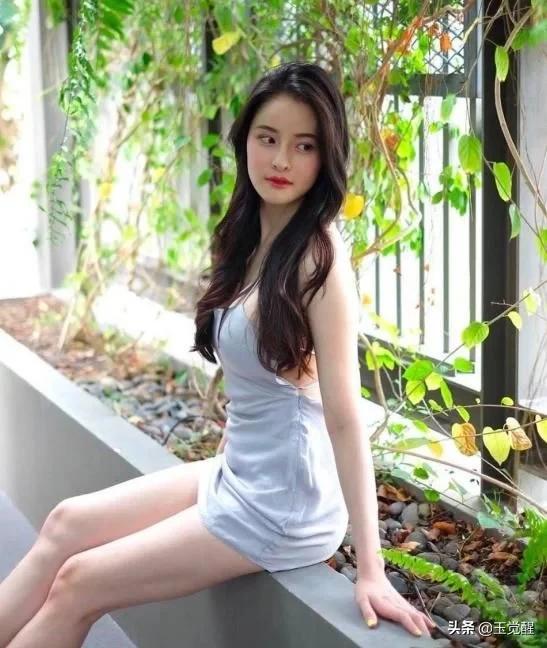 淑女风格的包臀裙确实很有魅力,背心紧身连衣裙包臀裙夏天