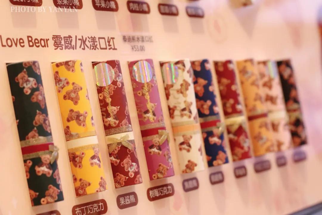彩妆集合店wowcolour介绍,超大网红彩妆集合店wowcolour大连
