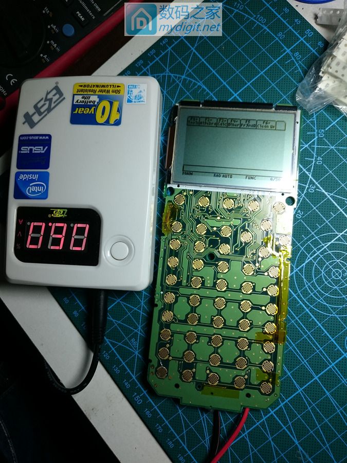 技术大佬秀操作！德州仪器TI-89图形计算器拆机维修及CPU超频