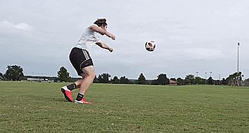 长传球的五个步骤,精准长传教学