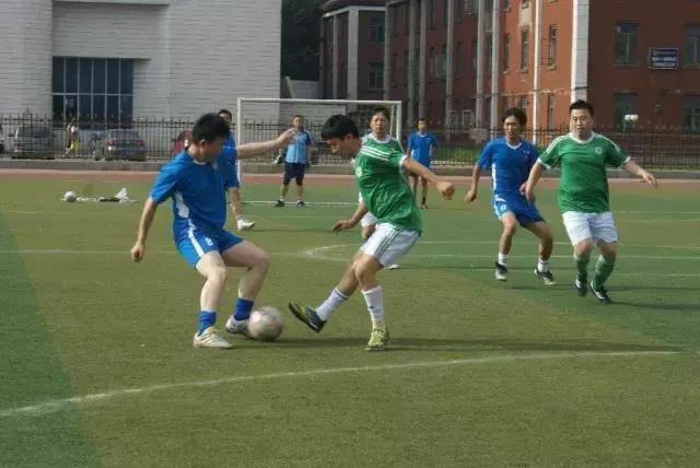 趣味足球射门技巧,中考足球技巧训练方法射门