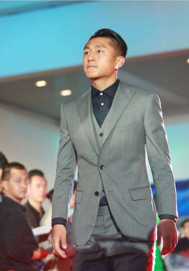 丁海峰为国而歌,丁海峰简历