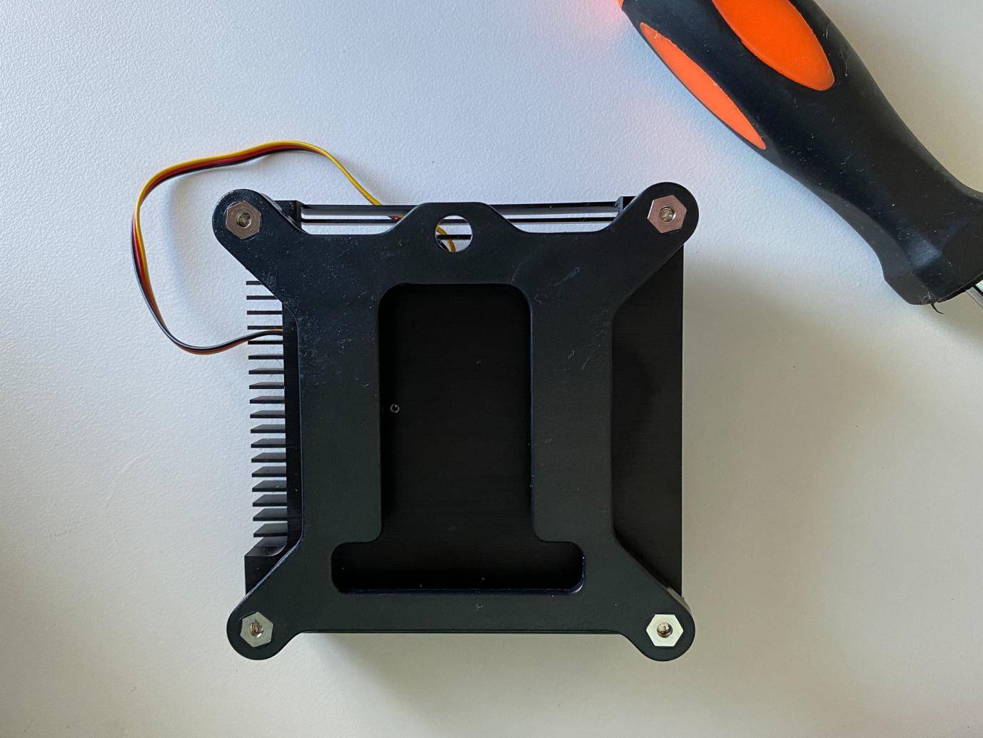 cpu可以装在任何主板上吗,cpu只要插在主板上就不用拔了吧