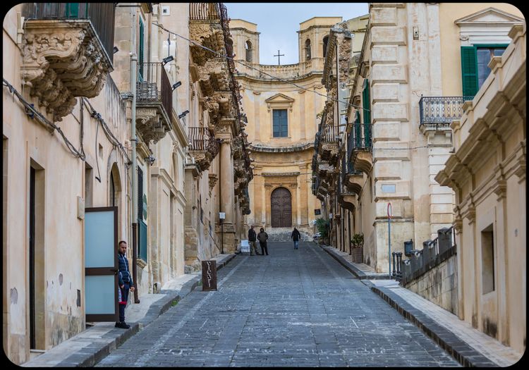 情迷西西里:漫步“蜜糖小城”诺托,感受巴洛克建筑艺术的灵动、浪漫与激情