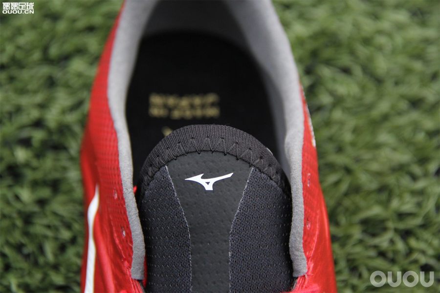 足球鞋实战测评nike暗煞,rebula足球鞋测评