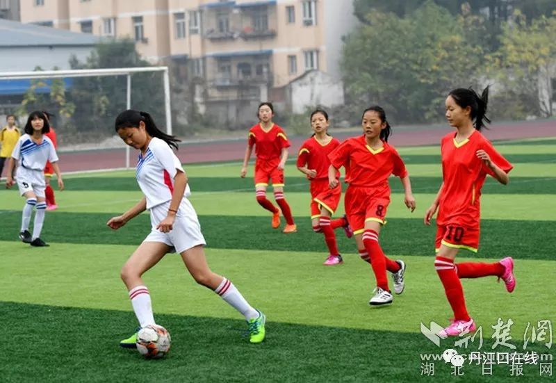 「十堰」丹江口市第五届中小学生校园足球联赛落幕,64场比赛精彩纷呈