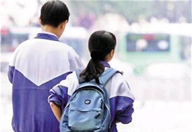 早恋晚上谈心好还是早上谈心好,发现孩子早恋怎么和孩子沟通好