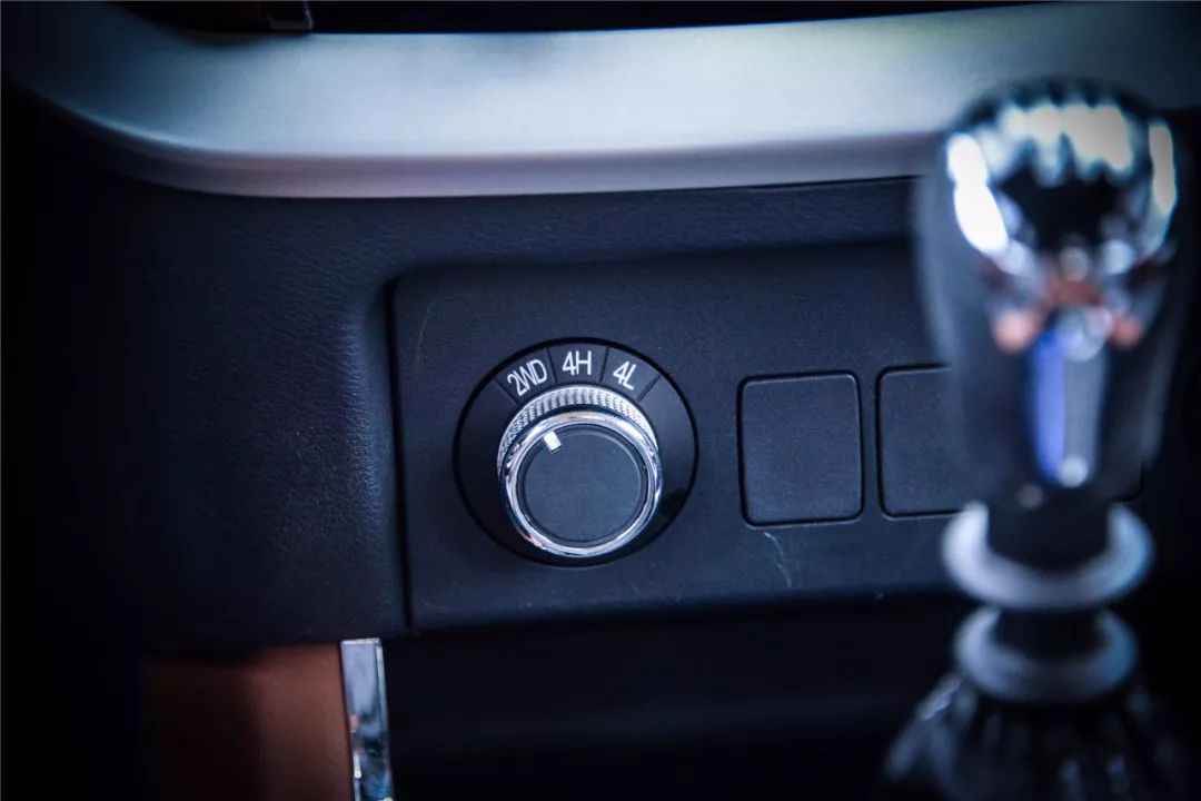 尼桑纳瓦拉柴油皮卡3.0新车价,试驾纳瓦拉皮卡视频