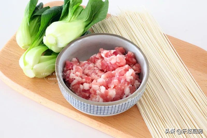 家常好吃面条肉末汤面做法,湖南早餐肉末面条的做法