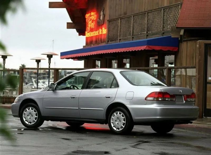 十代半代雅阁推荐哪款,十代雅阁哪一款比较好