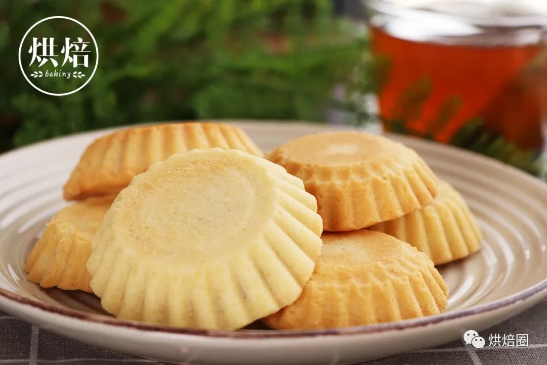 凤梨酥酸甜可口,凤梨酥馅炒成凤梨糖了