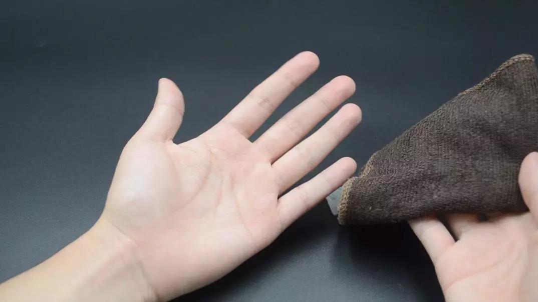 开门防止静电的最有效方法,怎么防止开门被静电电到