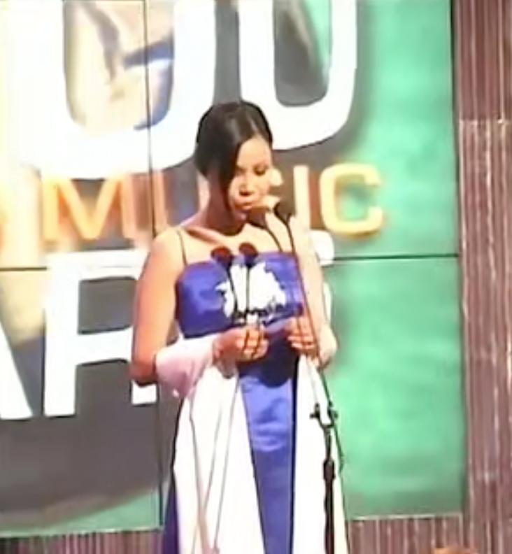 2001年田震颁奖事件视频现场,2001田震领奖现场发飙