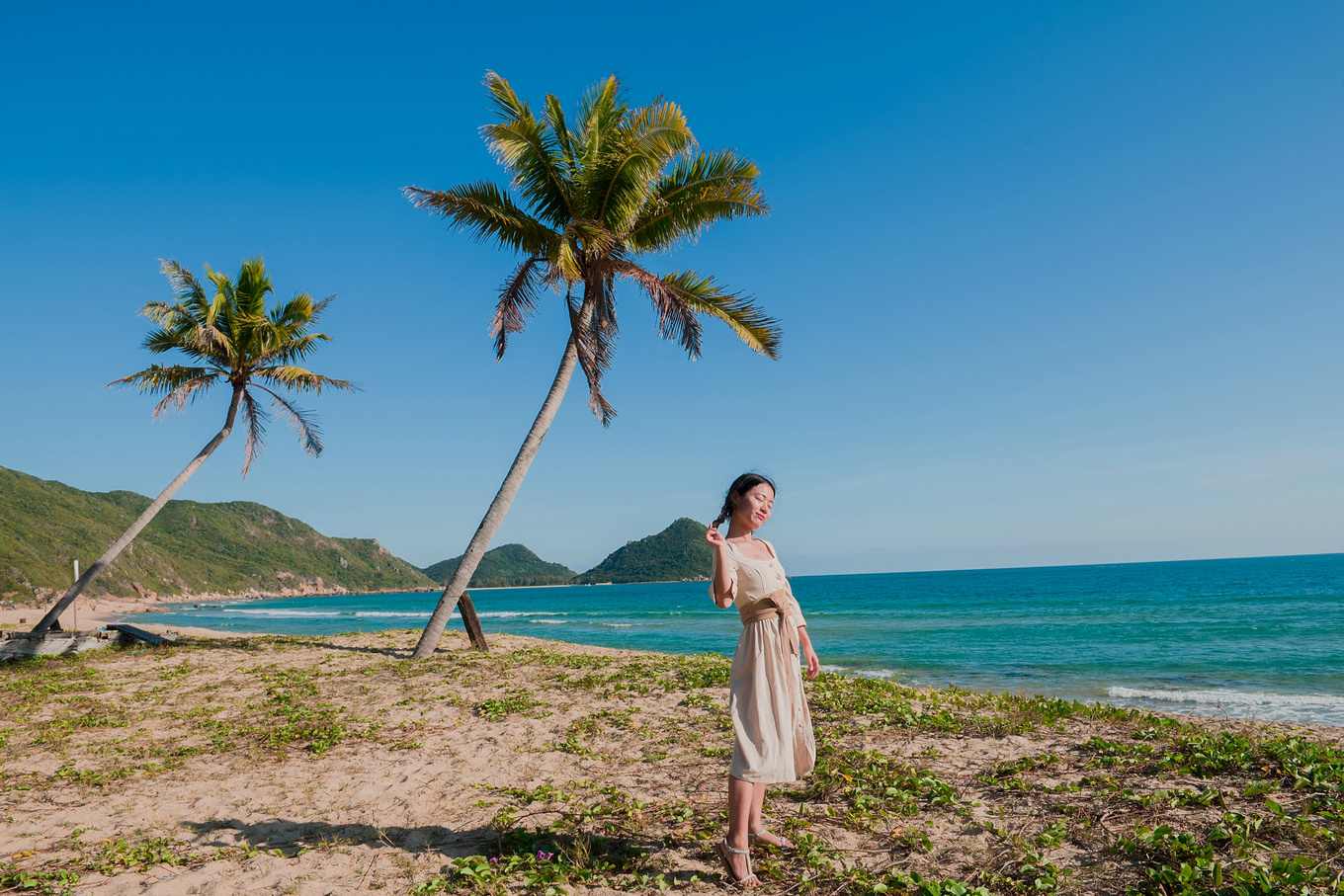 你在南方瑟瑟发抖，我在这里遛娃、看猴、赶海····