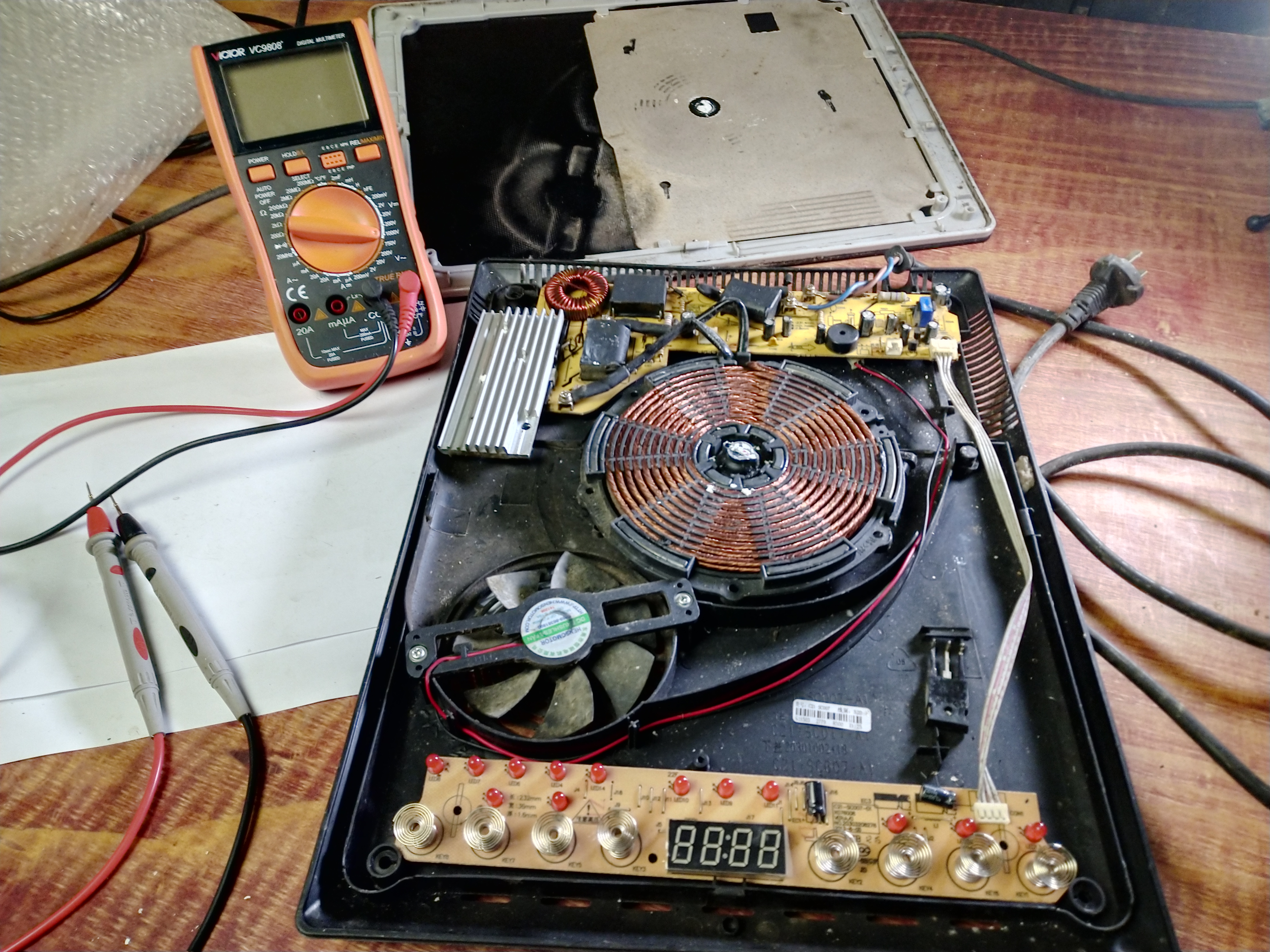 电磁炉不检锅详细维修步骤,维修电磁炉的正确操作步骤