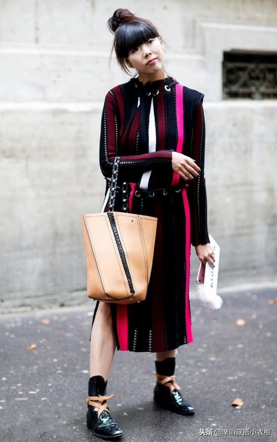 气质长针织裙怎么搭配,暖冬针织裙净色