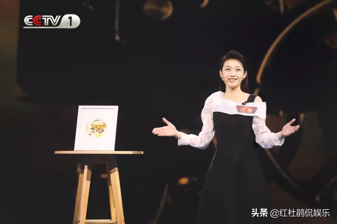 迟茜首次亮相央视新闻直播间，主持人大赛文艺类选手成实习播音员