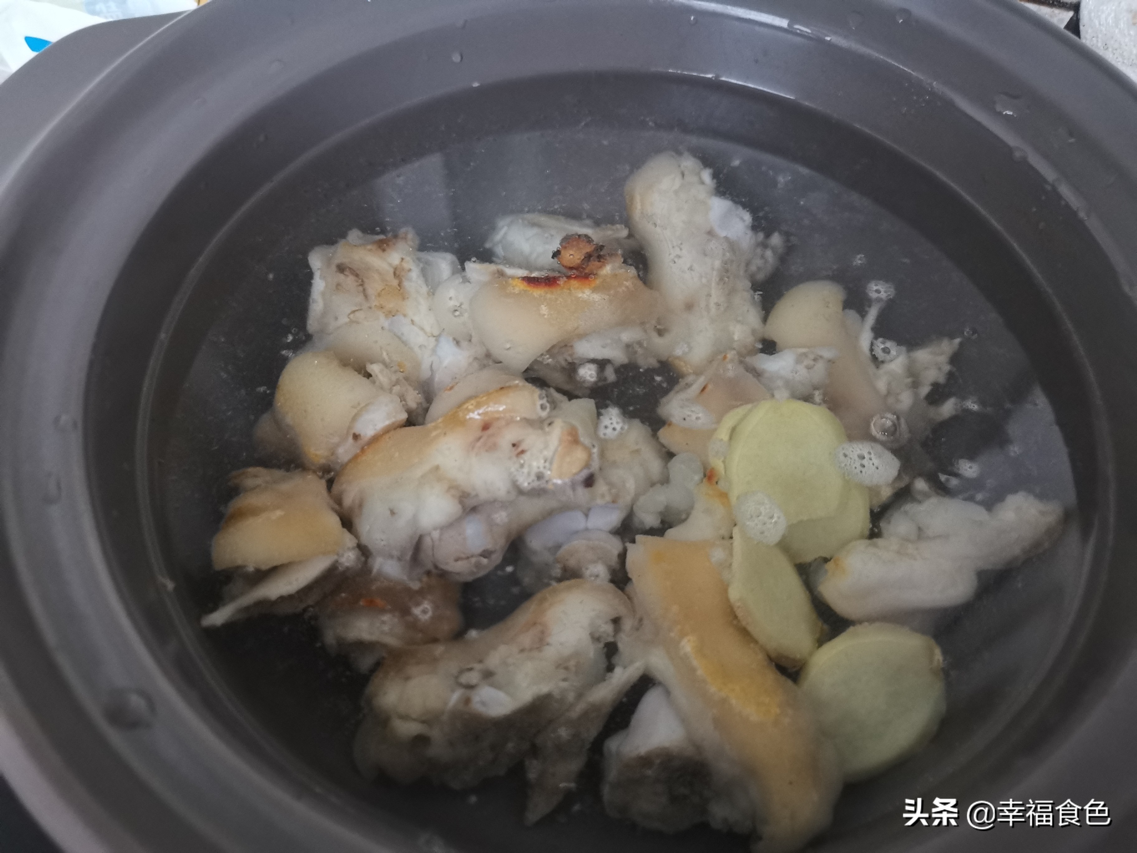 黄豆猪蹄汤的正宗做法,猪蹄黄豆汤最正宗的做法不焯水