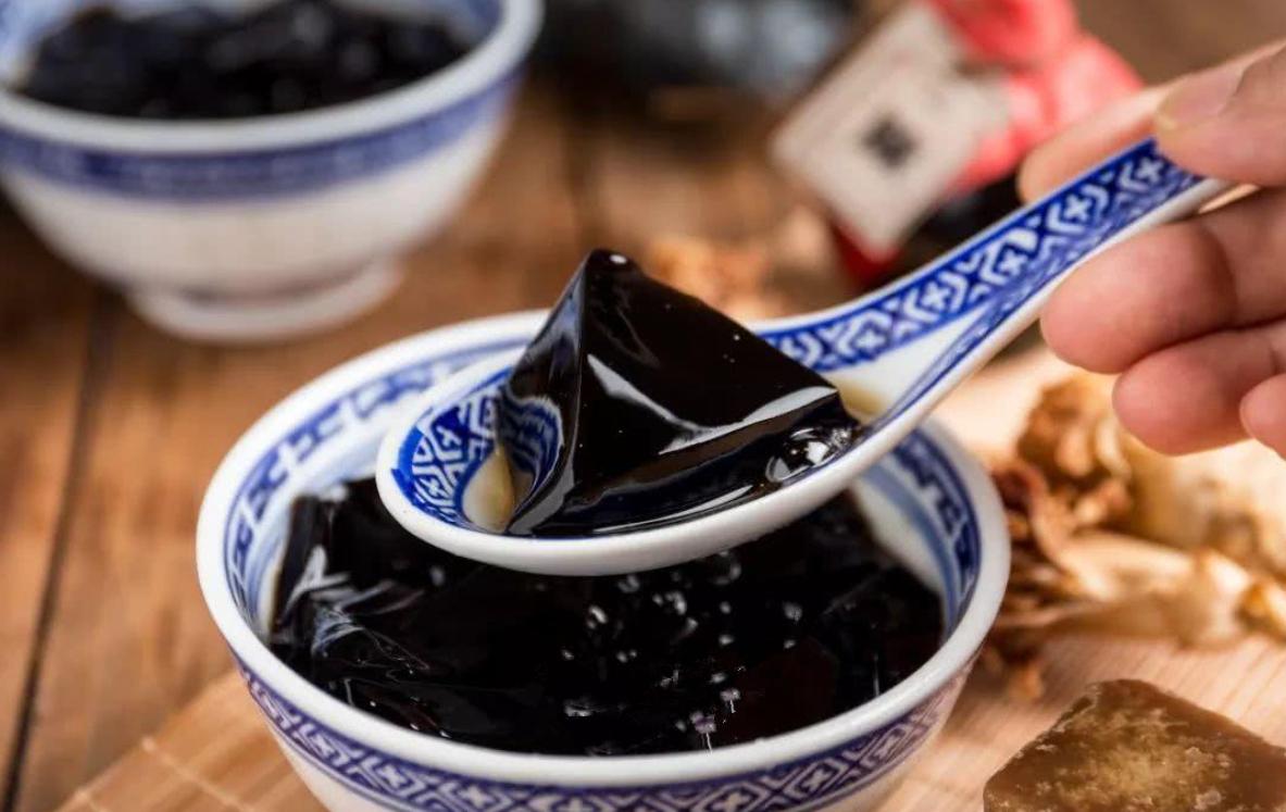 最爱的乌龟做成龟苓膏,用真的乌龟制作龟苓膏