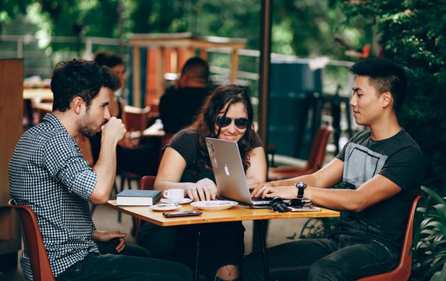 狱警公务员的工资一般是多少,一般刚出来的公务员狱警工资多少