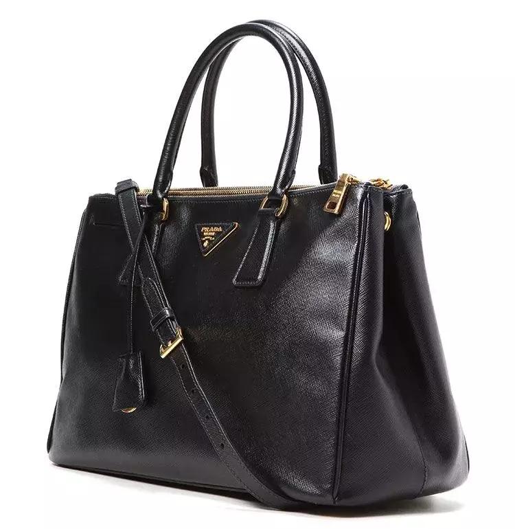 女王大人还不退位的话,prada真的要凉凉了