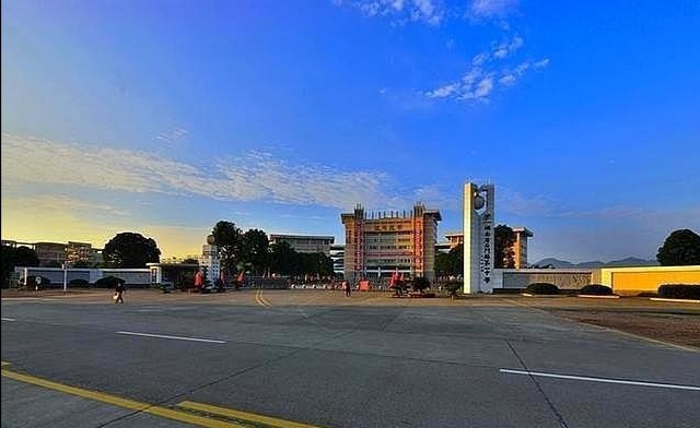 湖南十大名校高考分数,湖南省高考前十名上的大学