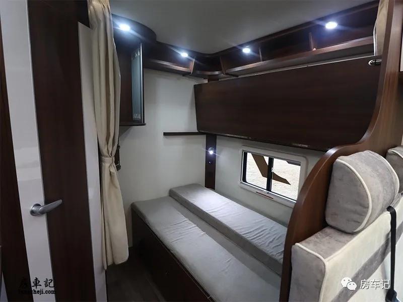 隆翠凯歌双拓展房车,隆翠房车凯歌c620中国红