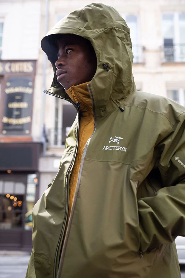 别再穿烂大街的小白鞋了,别再穿烂大街的外套