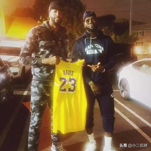 为何詹姆斯明年就能更换球衣号码,其申请是否受“阿泰规则”所限