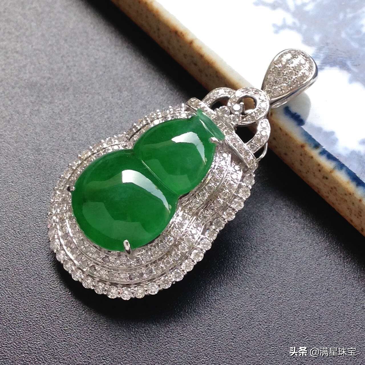 怎么看翡翠有没有起胶,翡翠起胶真实图片