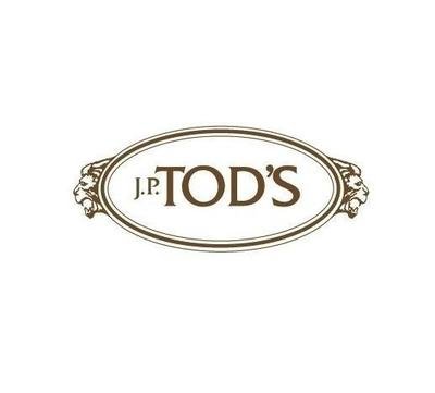 什么奢侈品牌子运动鞋好穿,高街红色运动鞋