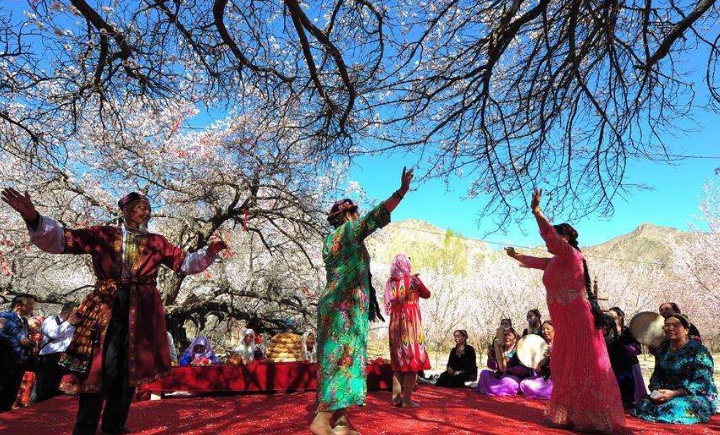 新疆哈密市伊吾县气候条件咋样,新疆哈密市伊吾县属于南疆么