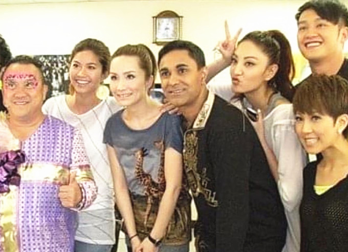 51岁男星被包办婚姻,男子被家人包办婚姻