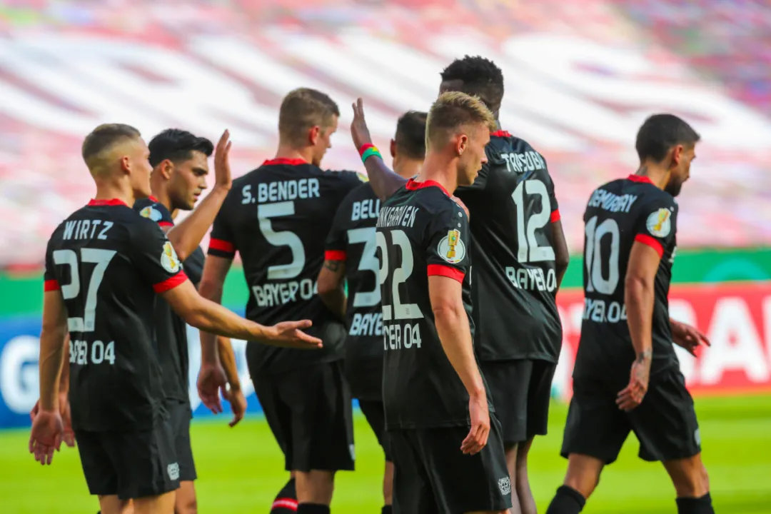 大黄蜂solo首秀猛萌,大黄蜂率先挺进决赛